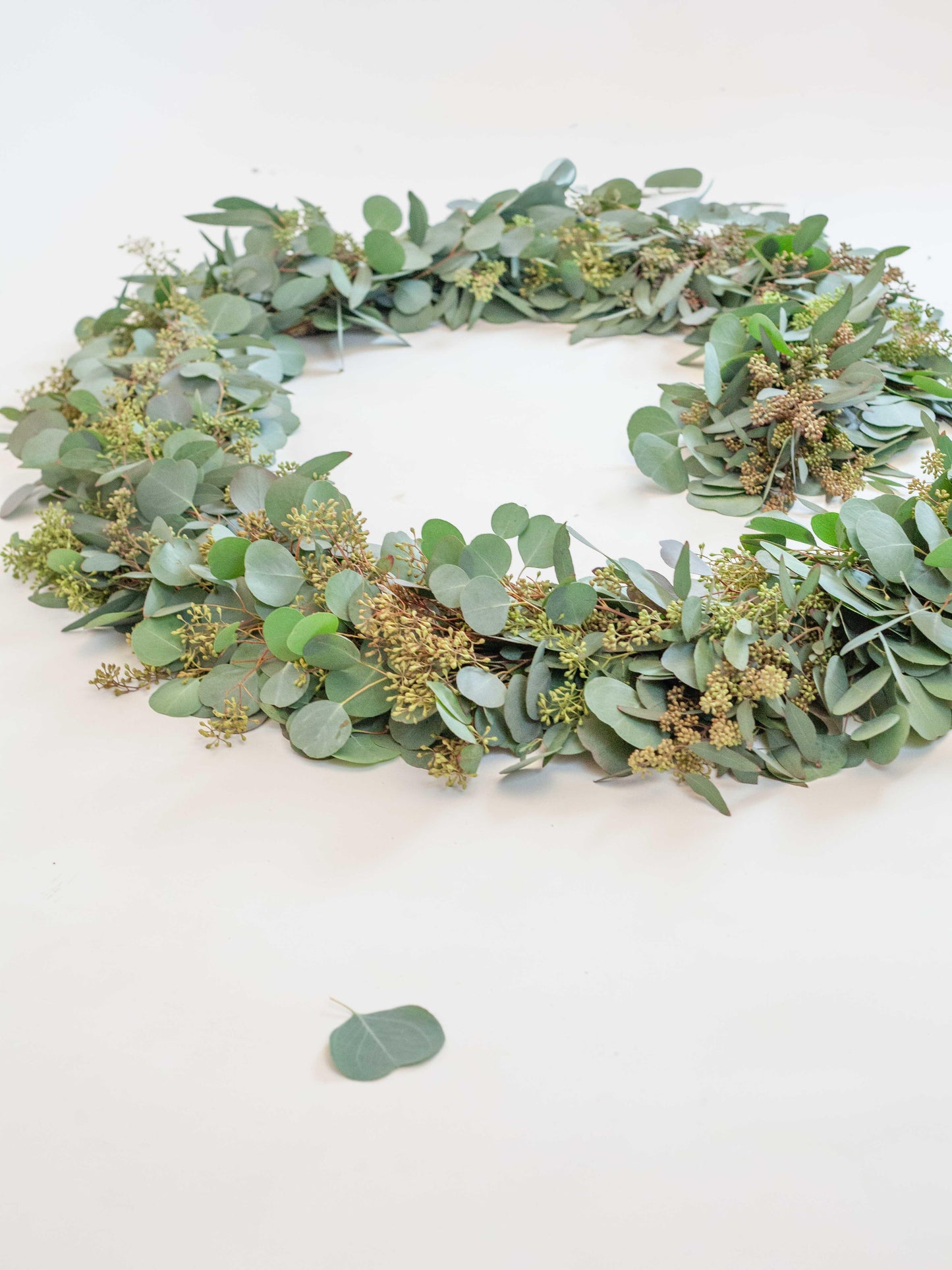 Fresh Seeded Eucalyptus Garland - Hello Eucalyptus 